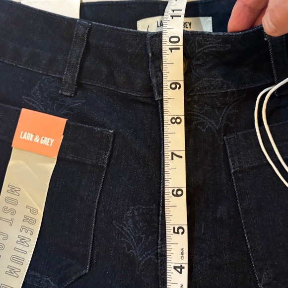 Lark & Grey Petite Wide Leg Jeans Dark Wash Dragon Floral Imprint Size 6P New - Picture 7 of 9